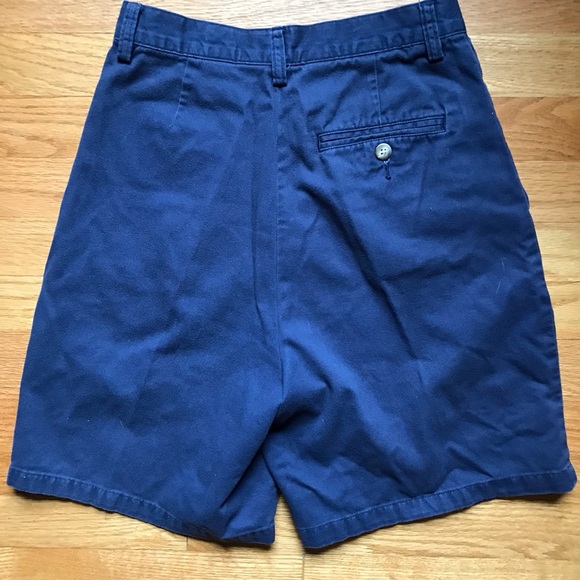 Eddie Bauer Pleated Shorts - Picture 2 of 6